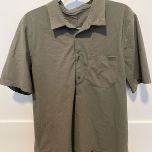 LULU LEMON MENS GREEN POLO WITH POCKET. Size large. Great condition.